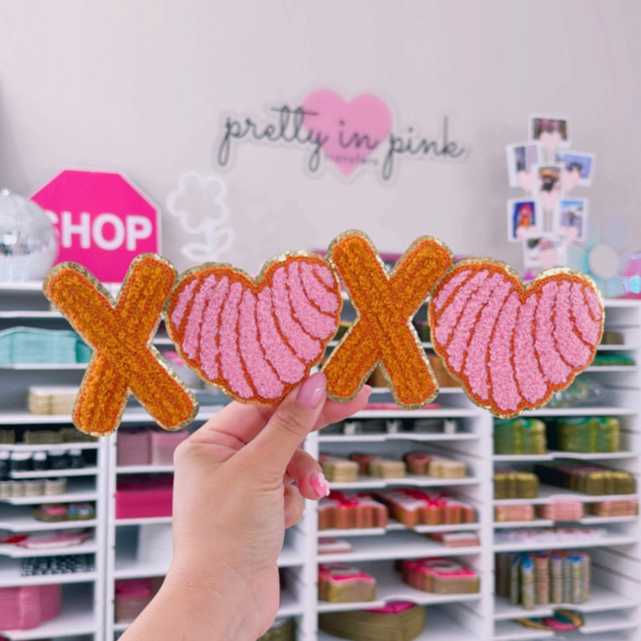 Xoxo Conchas - Chenille Patch