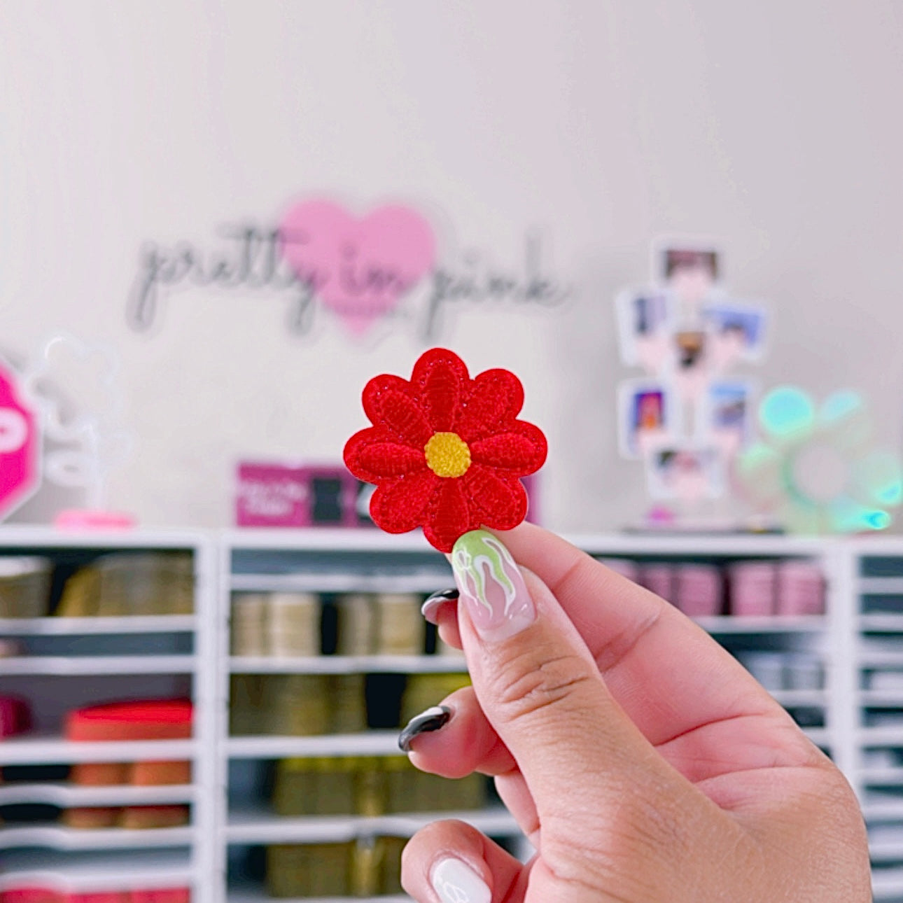 Small Daisy  - Embroidered Patch